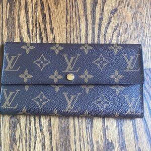 NOT authentic Louis Vuitton look alike wallet